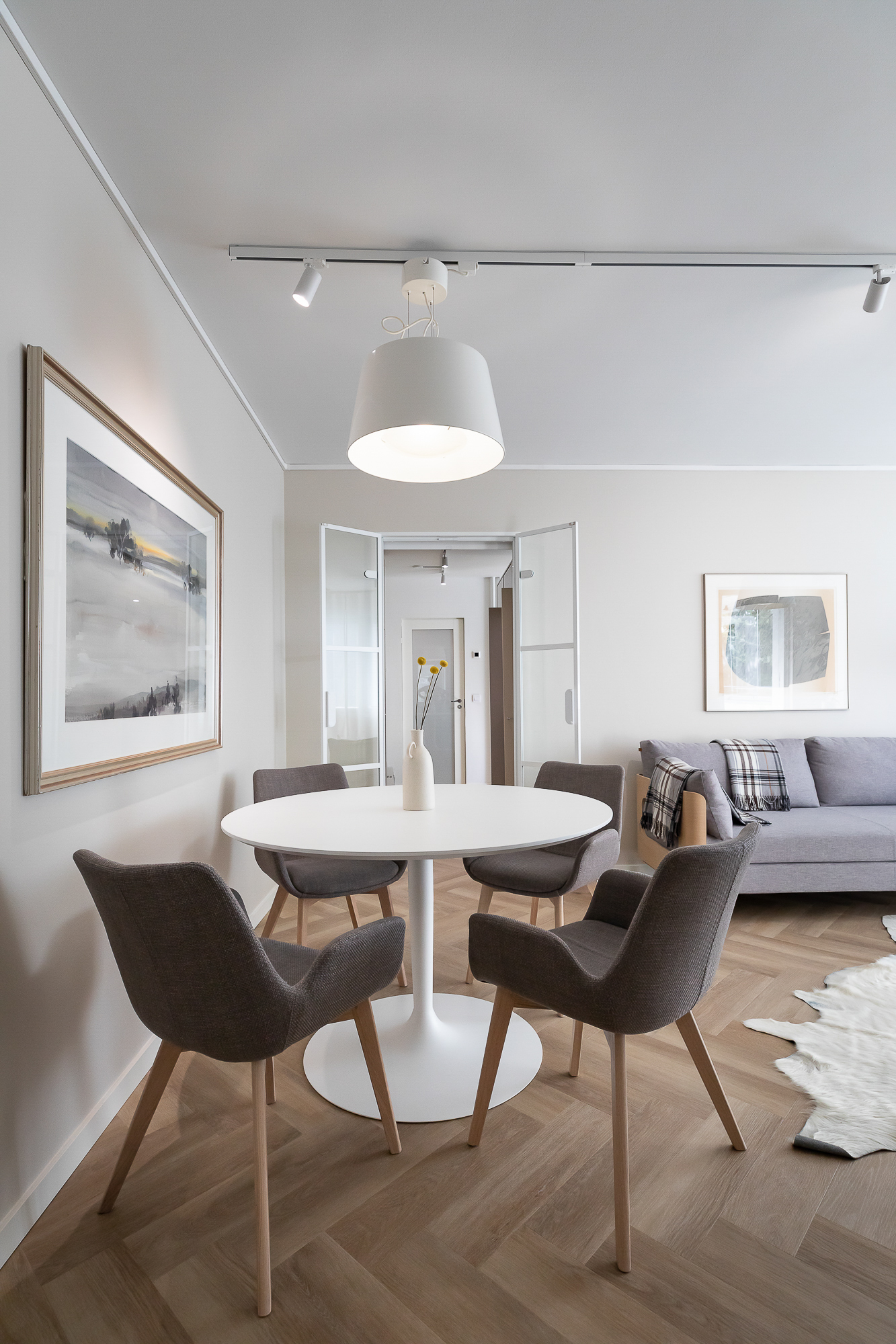 Sisustussuunnittelu, Oulu. Olohuoneen ja ruokailutilan tunnelmaa.